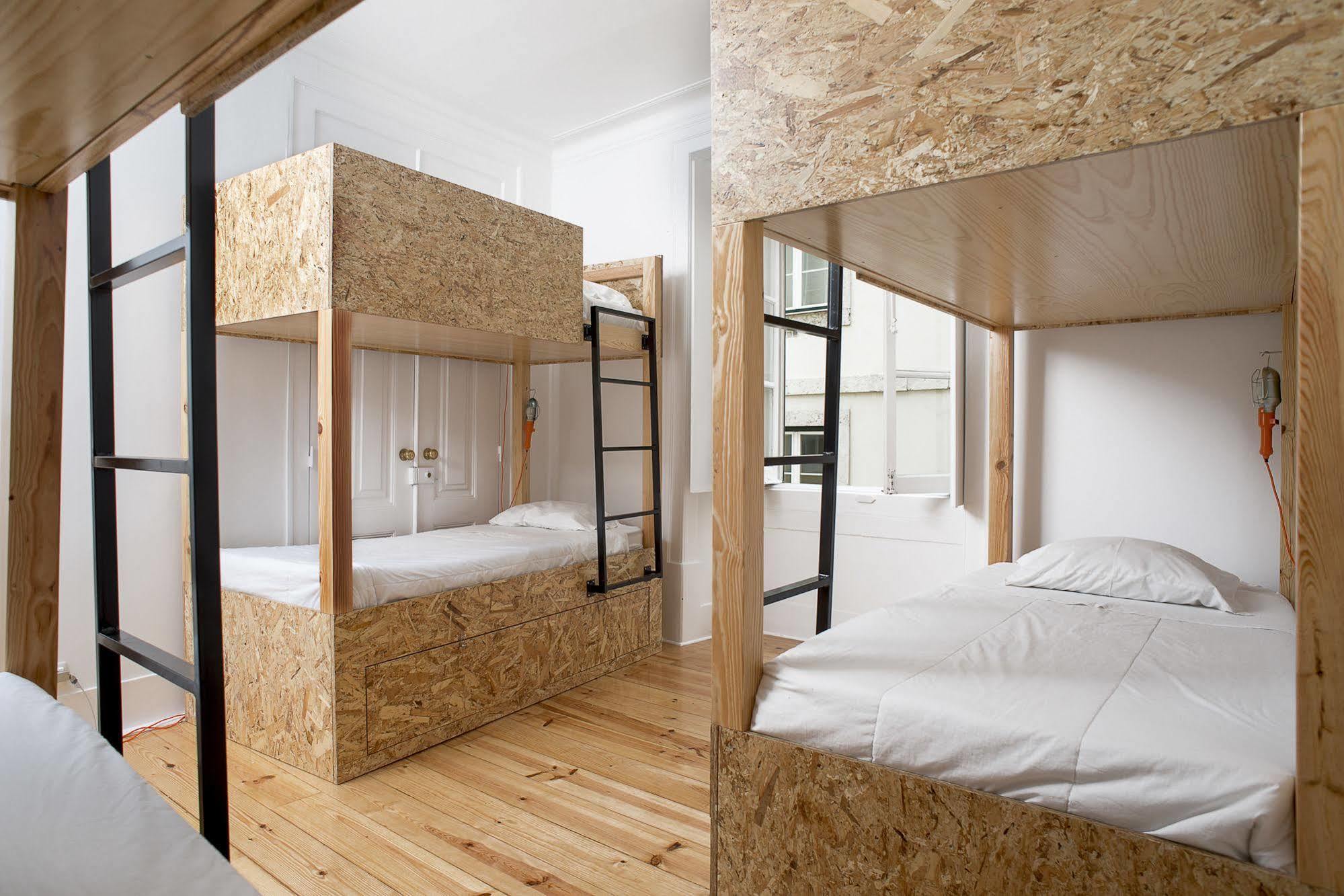 No Limit Bairro Alto Hostel Lissabon Buitenkant foto