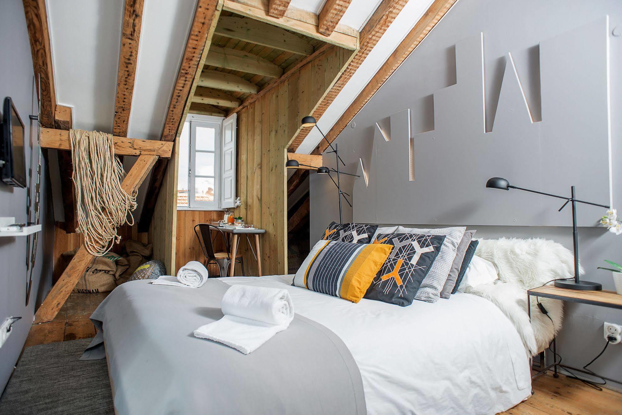 No Limit Bairro Alto Hostel Lissabon Buitenkant foto
