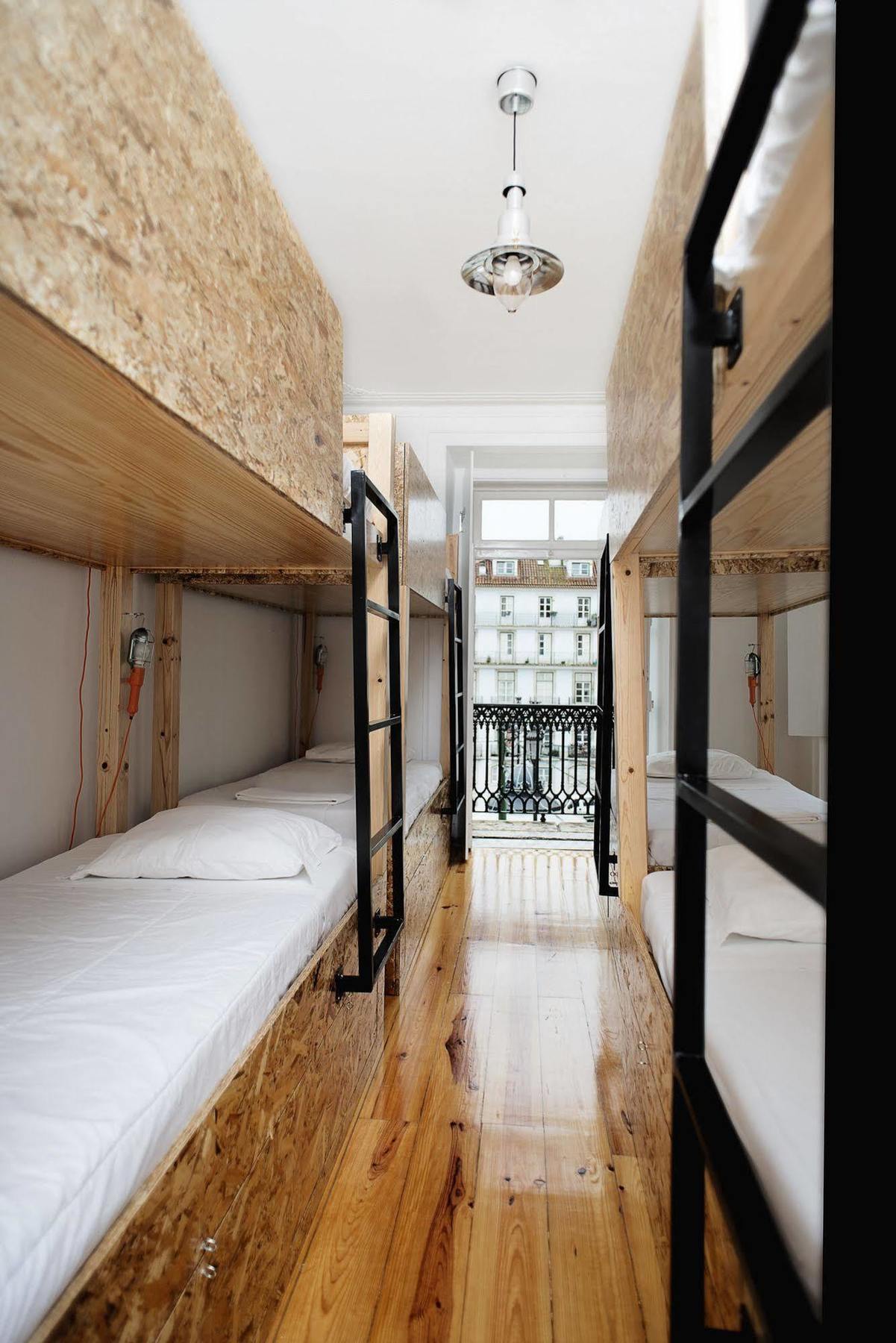 No Limit Bairro Alto Hostel Lissabon Buitenkant foto