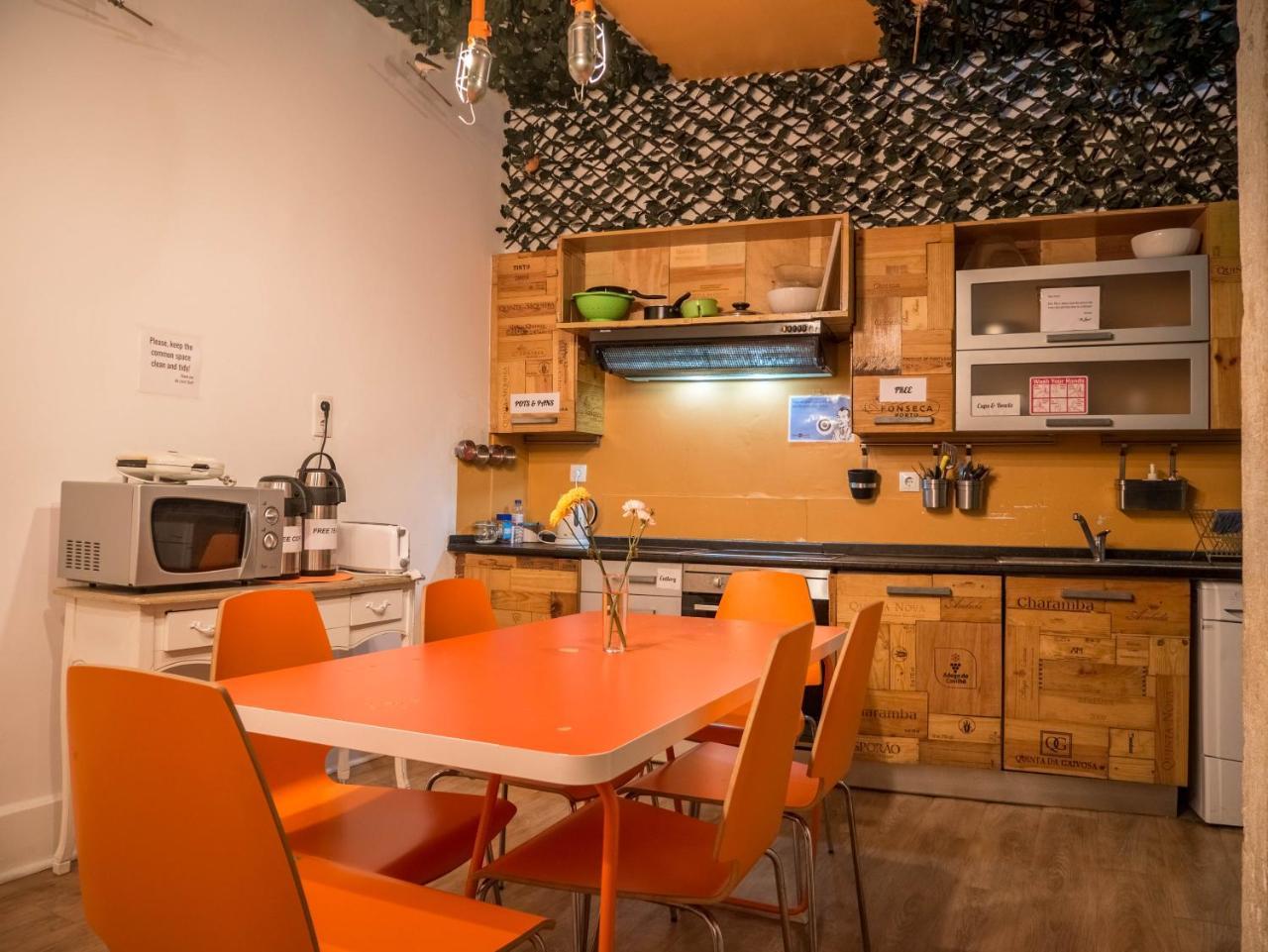 No Limit Bairro Alto Hostel Lissabon Buitenkant foto