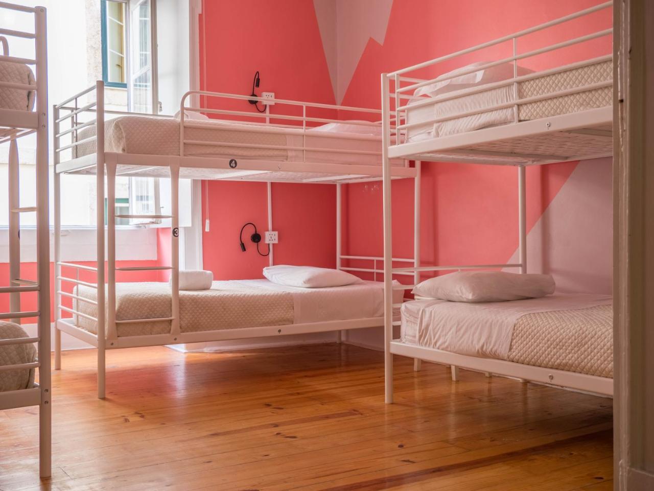 No Limit Bairro Alto Hostel Lissabon Buitenkant foto